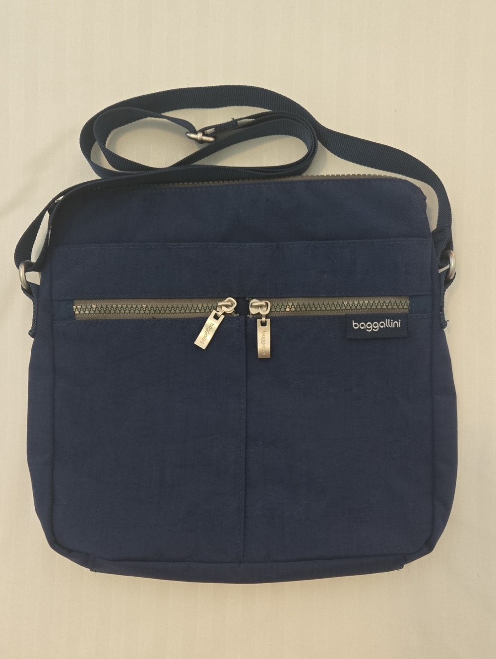 Baggallini Navy Women's Messenger Crossbody